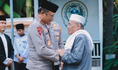 Kapolda-Jatim-Kunjungi-Pondok-Pesantren-Al-Hikmah-Melathen-di-Tulungagung